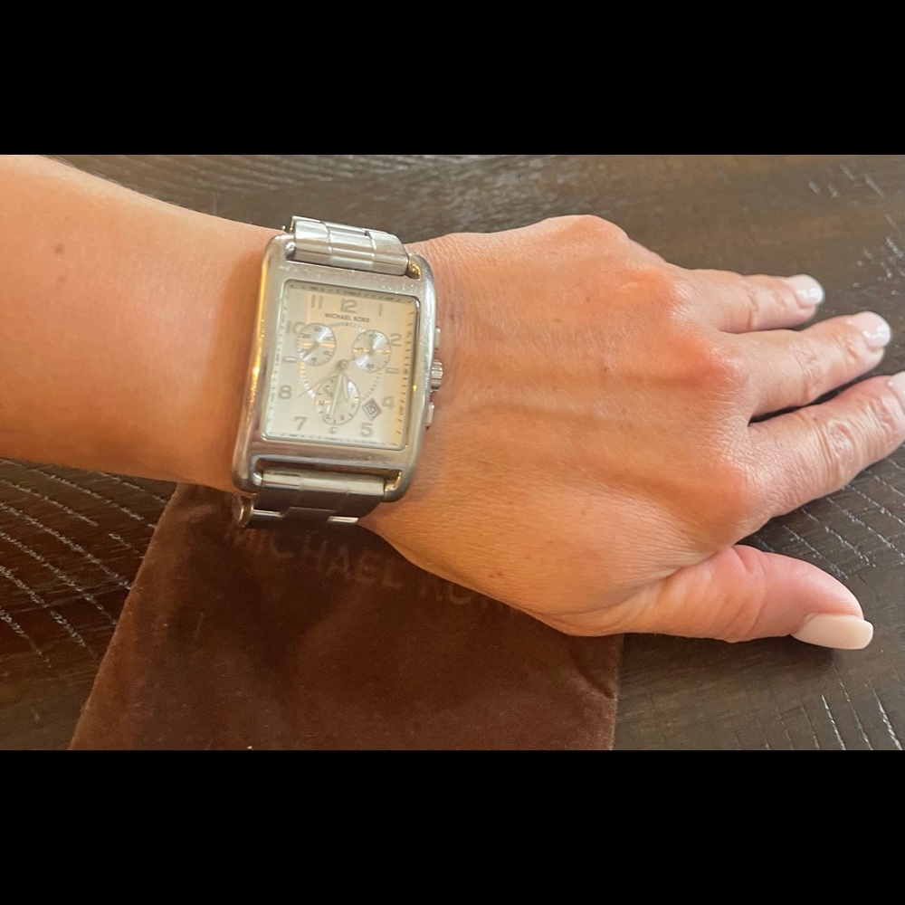 Watch - Picture 5 of 5